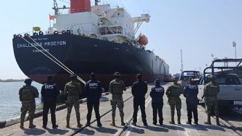 Detienen a vicealmirante tras decomiso de 10 millones de litros de huachicol en Tampico