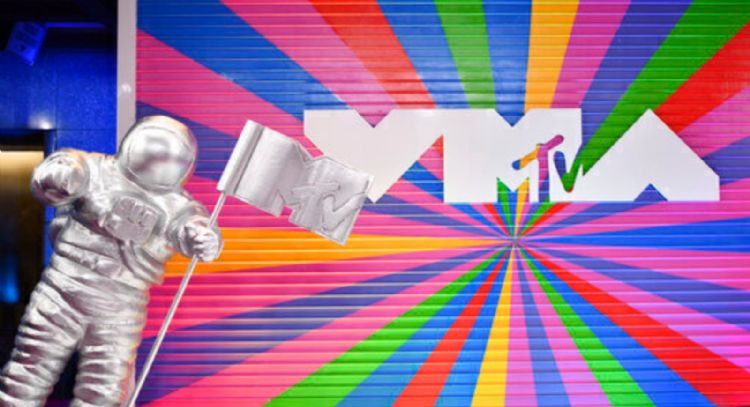 Taylor Swift y Beyoncé compiten en los Premios MTV; ¿quién ganará?