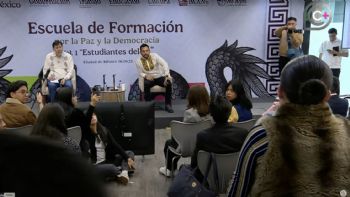 “Está la derecha detrás”: esto dijo Noroña de la estudiante de la UAEM que lo cuestionó (Video)