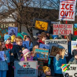 Kristi Noem vuelve a llamar "terrorista" a la mujer que mató el agente de ICE