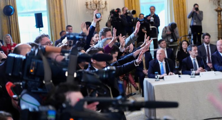 Trump promete a empresas petroleras "completa seguridad" si invierten en Venezuela