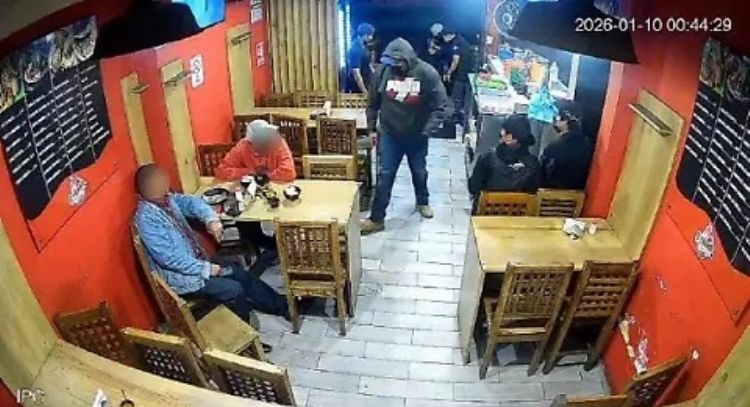 Asalto a taquería en Puebla deja un cliente muerto y otro herido (Video)