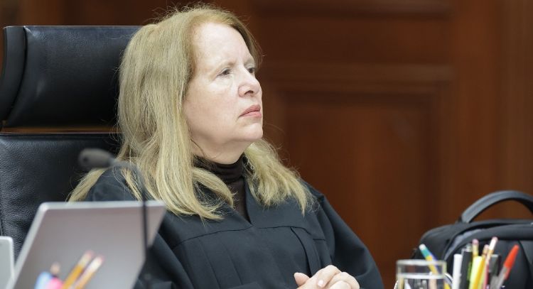 Loretta Ortiz propone avalar la Ley General de Comunicación Social de 2018