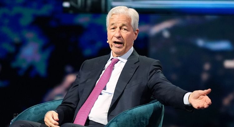 Wall Street advierte a Trump: Deje de atacar a la Fed y a la industria de tarjetas de crédito