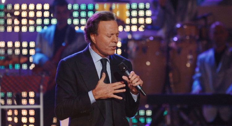 "Que ninguna mujer vuelva a sufrir abusos": denunciantes contra Julio Iglesias por agresión sexual