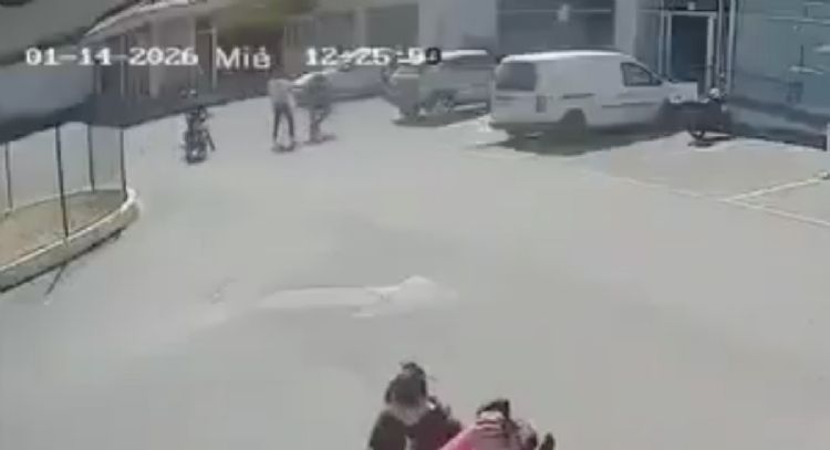 Despojan de un millón de pesos y hieren a cuentahabiente durante asalto en Toluca