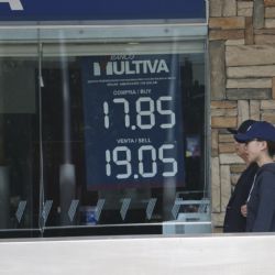 Se rompe racha de ganancias para el peso por fortalecimiento del dólar