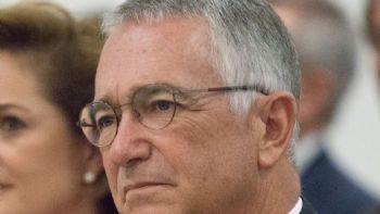 En plena disputa con el SAT Afore Azteca de Salinas Pliego duplica ganancias y le gana a Hank