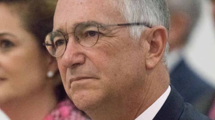 En plena disputa con el SAT, Afore Azteca de Salinas Pliego duplica ganancias y le gana a Hank