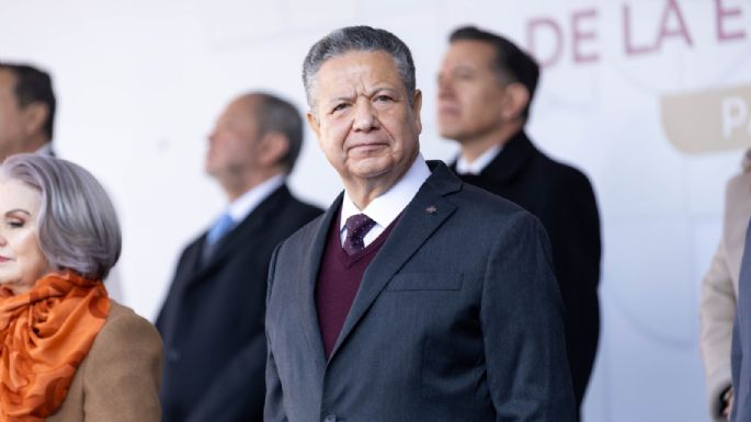 Menchaca cuestiona el trato de ICE a migrantes, pero liberación de excontralor de Fayad