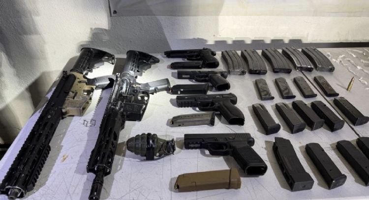 Aseguran armas, drogas y cientos de miles de pesos en penal de Culiacán