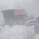 Más de 100 vehículos involucrados en choque múltiple en Michigan durante tormenta de nieve (Video)