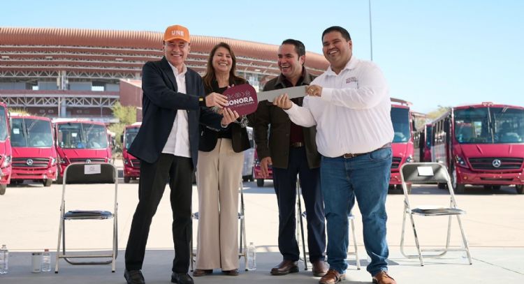 Gobernador Durazo moderniza flota de transporte en Hermosillo y sin aumento a tarifa