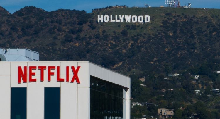 Netflix asegura que la compra de Warner se traducirá en más estrenos en las salas de cine