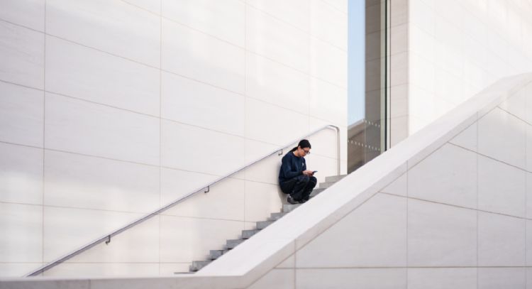 Así combaten influencers la adicción a las redes sociales