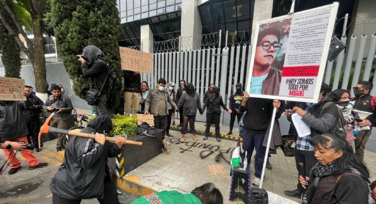 Caso Axe Ceremonia: A "98 días de impunidad", familia de Miguel Ángel reclama justicia frente al PJ