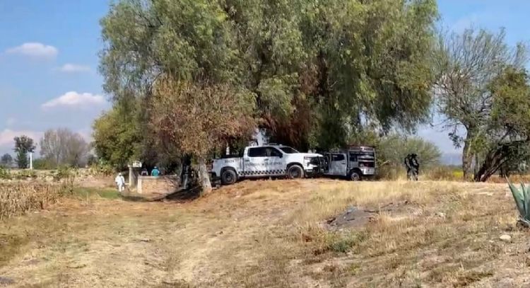 Hallan los restos de al menos 18 personas al interior de dos pozos de agua en Juventino Rosas