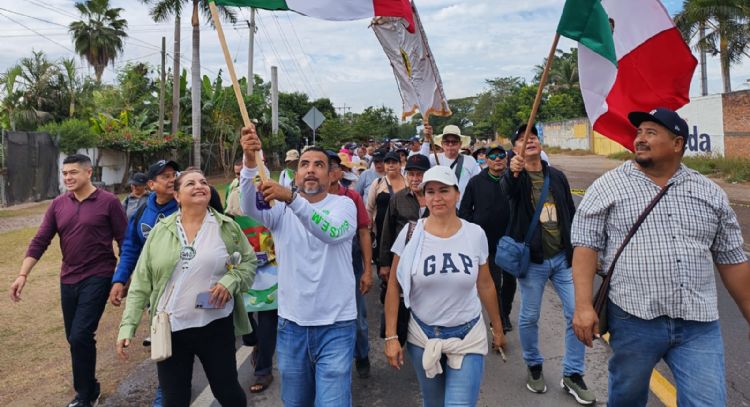 Tuxpanenses inician éxodo a pie hacia Tepic para denunciar criminalización de la protesta y adeudos