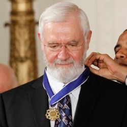 Falleció el doctor William Foege, líder en la erradicación de la viruela