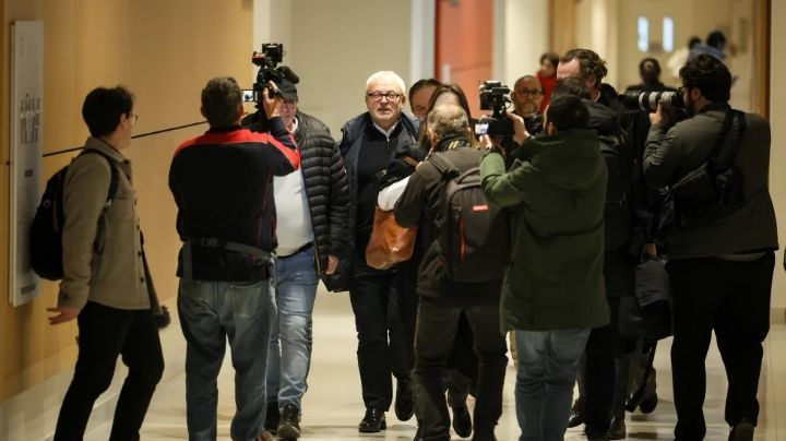 Inicia juicio contra exsenador francés acusado de drogar y agredir sexualmente a legisladora