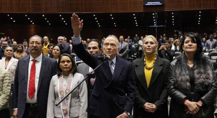 Gertz Manero rinde protesta como Embajador de Reino Unido