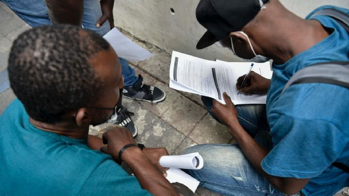 Venta ilegal de actas de nacimiento y matrimonio a migrantes opera desde 2013