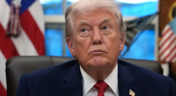 Trump anuncia aranceles contra países que envíen petróleo a Cuba