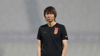 China prohíbe a 73 personas jugar al futbol de por vida y sanciona a nueve equipos por corrupción