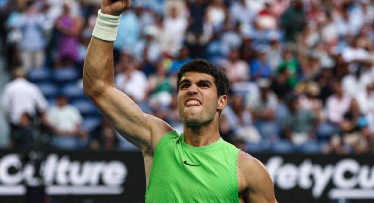 Un épico Carlos Alcaraz vence a Zverev y luchará por su primer título en el Abierto de Australia