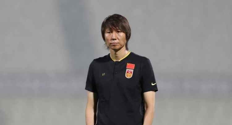 China prohíbe a 73 personas jugar al futbol de por vida y sanciona a nueve equipos por corrupción