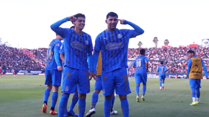 Chivas vence a domicilio 3-2 a San Luis para extender su paso perfecto en la Liga MX