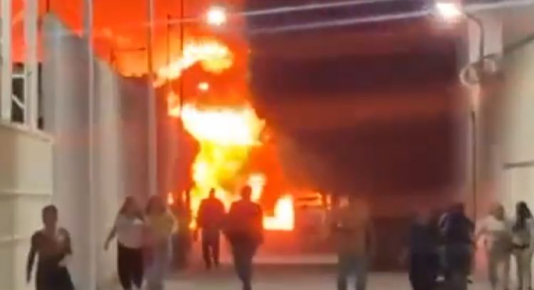 Explota bodega usada para almacenar huachicol en Villagrán, Guanajuato (Video)