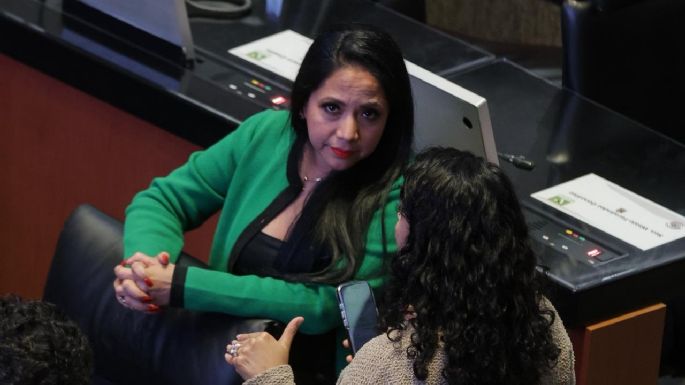 Senadora reclama falta de solidaridad de compañeras que la invitaron a salón de belleza