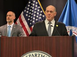 Anuncian fin de redadas migratorias en Minnesota tras muertes y protestas