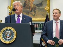 Gobierno de Trump da importante paso para desmantelar regulaciones climáticas