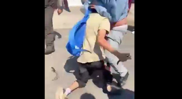 Apuñalan a estudiante de 15 años en una riña afuera de secundaria de la CDMX (Video)