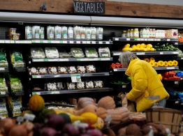 Inflación en EU sube ligeramente en enero y la tasa anualizada se coloca en 2.4%