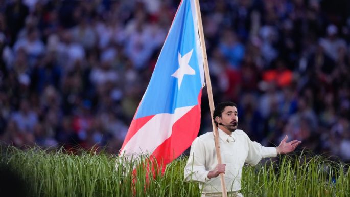 Bad Bunny es reconocido por Academia Puertorriqueña de la Lengua Española