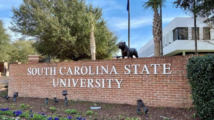 Mueren dos personas en tiroteo en una residencia de una universidad en Carolina del Sur