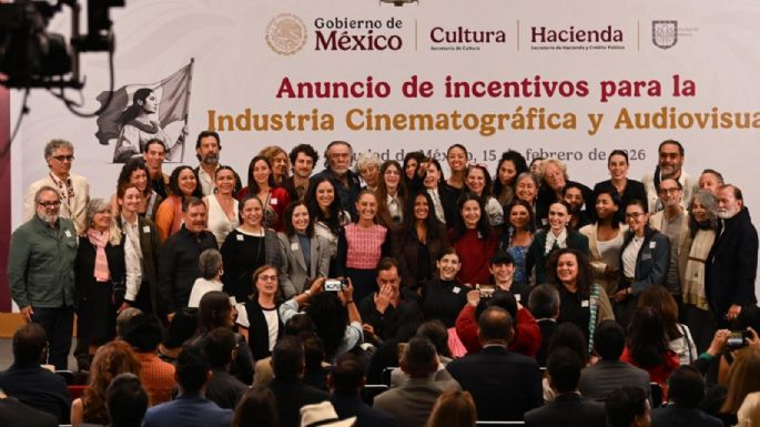 Sheinbaum anuncia incentivos para la industria cinematográfica con Salma Hayek como invitada