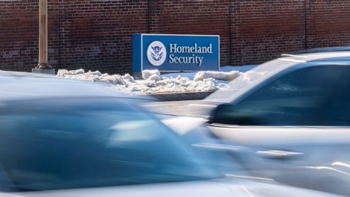 Deportaciones siguen pese a la suspensión del financiamiento a la Secretaría de Seguridad Interior