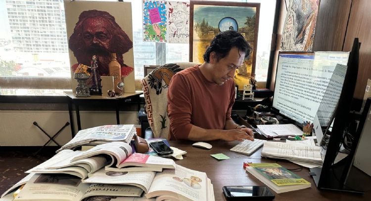 Pidieron eliminar de libros temas como Ayotzinapa, Tlatelolco y Guerra Sucia, acusa Marx Arriaga