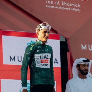 Isaac del Toro finaliza segundo en la tercera etapa del Tour de los Emiratos Árabes