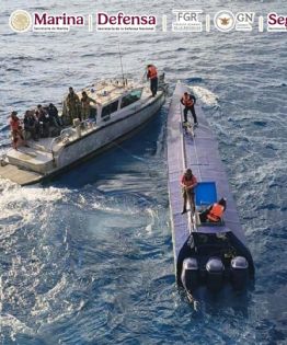 Con información de EU, la Marina intercepta semisumergible con cuatro toneladas de cocaína (Video)