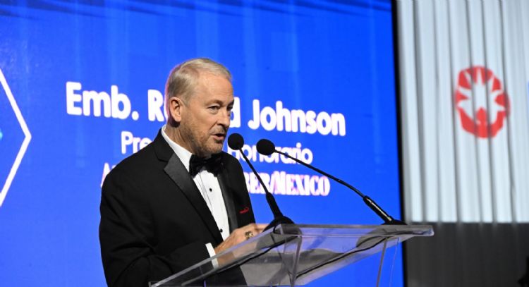 Ronald Johnson presume inversión de 40 mdd de EU en Centro de Mejoramiento de Maíz