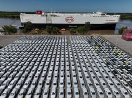 Inundada por productos chinos baratos, América Latina batalla para proteger sus industrias