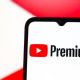 Google bloquea los "trucos" que permitían usar YouTube en segundo plano sin pagar Premium