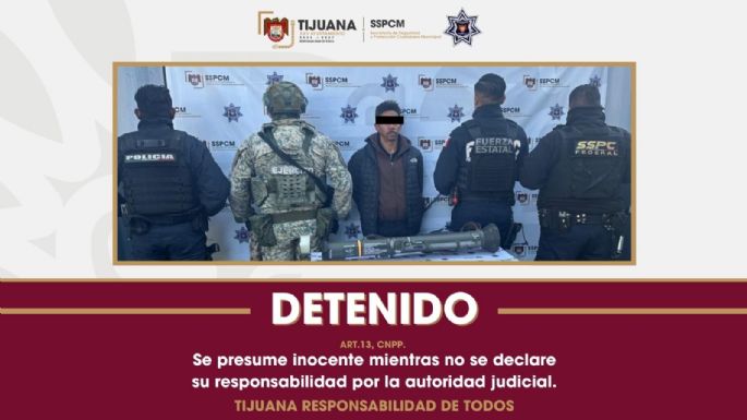 Arrestan a sujeto que caminaba con bazuca por calles de Tijuana