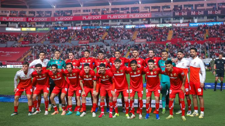 El bicampeón Toluca golea 3-0 a Necaxa y sigue invicto en la Liga MX