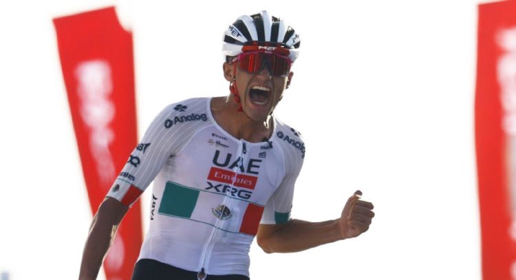 Isaac del Toro conquista la montaña y toma el liderato en el Tour de Emiratos Árabes